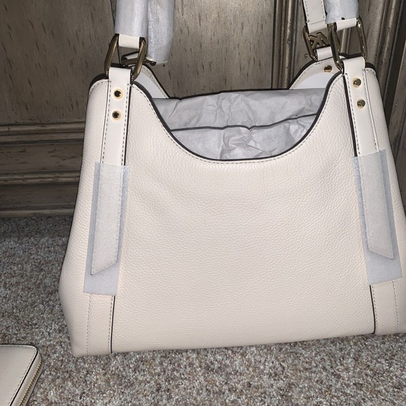 Michael Kors Purse and Wallet set Arlo Light Cream Leather  Shoulder Bag NWT - Picture 6 of 14